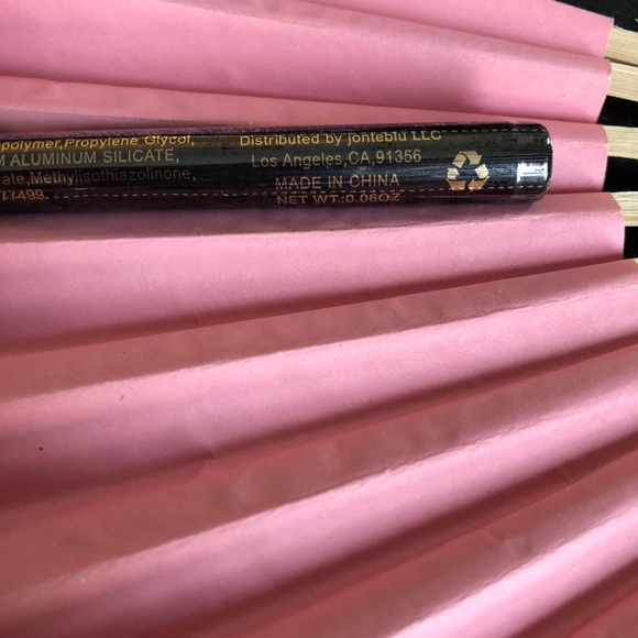 JontéBlu 24hr Lasting Liquid Liner - Picture 5 of 6